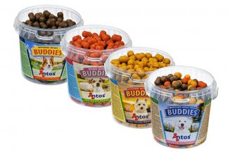 De Buddies hondensnack is een kleine, smakelijke en glutenvrije beloning voor uw hond. Deze wordt gemaakt van makkelijk verteerbare ingrediënten zoals hert, eend of struisvogel.