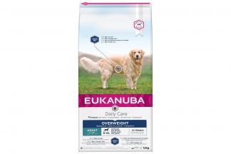 Eukanuba Daily Care Overweight/Sterilised is geschikt voor volwassen honden van ieder ras, die neigen naar overgewicht. Deze voeding voor dagelijkse verzorging bevat 15% minder vet dan Eukanuba Adult droge hondenvoeding gewichtscontrole.