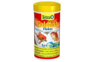 Tetra Goldfish is een vlokkenvoeder met BioActive formule voor alle soorten goudvissen en andere koudwatervissen. Optimaal afgestemde vlokkenmix voor een veelzijdige voeding. Bevat alle belangrijke voedings- en bouwstoffen, zoals sporenelementen. Bevordert de gezondheid, de kleurkracht en de vitaliteit.