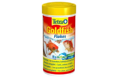 Tetra Goldfish is een vlokkenvoeder met BioActive formule voor alle soorten goudvissen en andere koudwatervissen. Optimaal afgestemde vlokkenmix voor een veelzijdige voeding. Bevat alle belangrijke voedings- en bouwstoffen, zoals sporenelementen. Bevordert de gezondheid, de kleurkracht en de vitaliteit.
