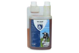 Excellent Vit Liquid Multivitamine is een vloeibaar vitaminemengsel voor rundvee, varkens, paarden en schapen. Te mengen met alle voedersoorten en is volledig oplosbaar in water. Verpakt in een ideale doseerflacon!