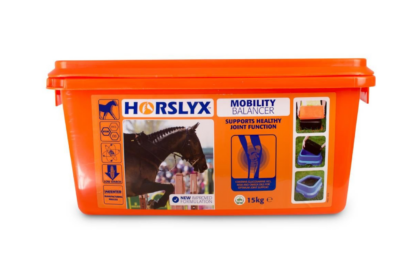 Horslyx Mobility Balancer ondersteunt een gezonde gewrichtsfunctie. Bevat glucosamine HCl, MSM en omega-vetzuren voor een optimale gewrichtsfunctie. Horslyx is een aanvulling op het voer voor alle paarden, pony’s en ezels.