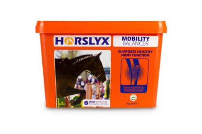 Horslyx Mobility Balancer ondersteunt een gezonde gewrichtsfunctie. Bevat glucosamine HCl, MSM en omega-vetzuren voor een optimale gewrichtsfunctie. Horslyx is een aanvulling op het voer voor alle paarden, pony’s en ezels.