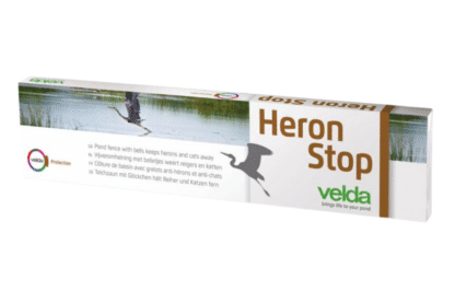 De Velda Heron Stop is een omheinig om reigers te verjagen. Door een draad om de vijver te spannen wordt de toegang tot de vissen versperd. Het rinkelende geluid van de belletjes voorkomt dagenlang dat de reiger een tweede poging waagt.