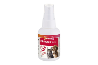 Beaphar FIPROtec Spray tegen vlooien, teken en bijtende luizen bij hond en kat. Is ideaal voor het behandelen van puppy's en kittens, de spray mag al gebruikt worden vanaf 2 dagen leeftijd.