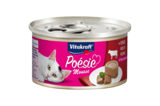 Vitakraft Poésie Mousse rund is een luchtig geklopte mousse met malse rund in een handig blikje. Deze volledige natvoeding is geheel op de voedingsbehoeften van volwassen katten afgestemd en is van de hoogste kwaliteit.