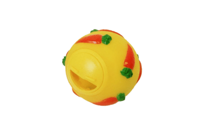 De Boon Beloningsbal voor knaagdieren wortel print is een speel- en snackbal voor knaagdieren, konijnen en fretten. Deze bal bevat gaten waarin snacks of andere beloningen worden gestopt.