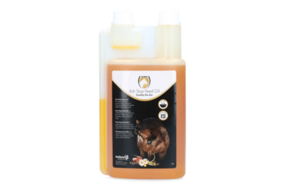 Excellent Itch Stop Feed Oil Horse is een mix van essentiële Omega 6 en 3 vetzuren, Vitamine E, Vitamine C en krachtige plantaardige extracten voor verzorging en herstel van de huid van binnenuit.