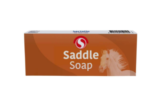 De Sectolin Saddle Soap met glycerine, kokosolie en castorolie reinigt en hydrateert het leder. Geschikt voor het reinigen van gladlederen artikelen zoals zadels, hoofdstellen, tuigleer, jassen, schoenen etc.