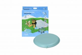 De CoolPets Ice Disc zorgt voor een koelere omgeving van uw huisdier. Wanneer u de schijf even in de vriezer gelegd hebt, kan hij meteen in het verblijf van het dier worden geplaatst. Als hij bevroren is, zorgt het voor verkoeling van het dier.