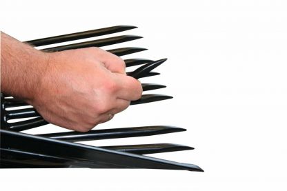 De Kerbl kunststof hooivork is inclusief stevige steel. De hooivork is voorzien van 13 stevige tanden met een randversterking, zodat u eenvoudig veel werk kan verrichten.