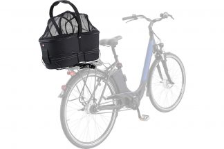 De Trixie fietsmand voor brede bagagedragers heeft een stevig, metalen frame voor veilig vervoer van uw dier op de bagagedrager. De fietsmand wordt afgedekt door middel van een gaas afdekking en heeft een kussen binnenin met pluche bekleding.