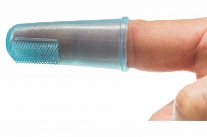 De Trixie siliconen vinger tandeborstelset is zeer handig voor gevoelig tandvlees. De borstel kan gebruikt worden om tanden te reinigen, maar ook om tandvlees te masseren, waardoor dit product zeer geschikt is voor gevoelig tandvlees.
