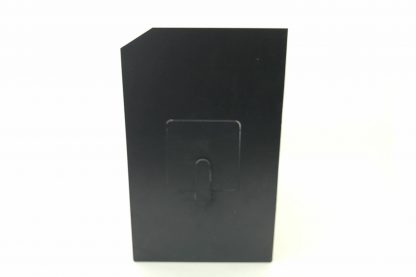 De Tentoonstellingskooi kleine kistkooi - duoplastic is gemaakt van twee kleuren kunststof (duoplastic). Deurtje sluit met magneet.