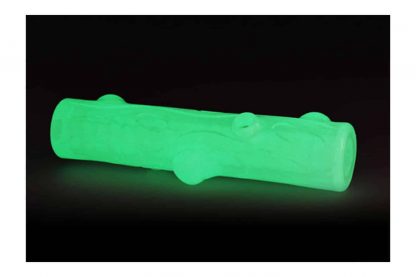 De 2 Glow Cracking en tracking stick is een speeltje wat licht geeft in het donker en waarmee je dus ook nog in de avonduren samen met je viervoeter buiten kunt spelen