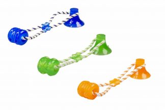 Duvo+ Playtime Tug "N Chew toy is een sterk rubberen speeltje, waar de hond urenlang mee bezig kan zijn. De stevige zuignap kun je op elke egale ondergrond plaatsen en daarna is het speeltje klaar voor gebruik.