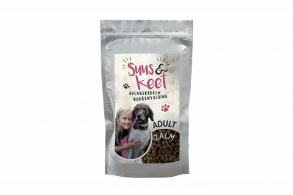 De Suus en Keet Ovengebakken hondenvoeding Adult Zalm is voorzien van eiwitten, vitaminen en mineralen en daardoor een complete maaltijd voor jouwe trouwe viervoeter.