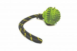 De Happy Pet Galactic hondenbal aan touw is perfect voor apporteer- of trekspelletjes. Door het touw slinger je de bal eenvoudig ver weg, zodat jouw hond lekker kan rennen.
