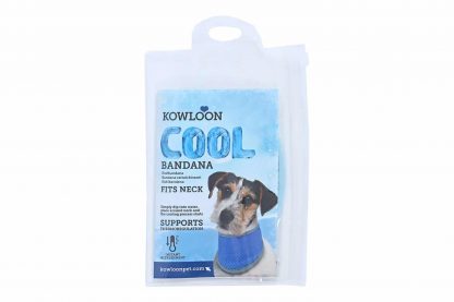 De Kowloon Cool Bandana zorgt voor fijne verkoeling op warme dagen bij jouw hond. Dompel de bandana in het water, wring het uit en plaats hem om de hals van de hond. Zorg ervoor dat je de de bandana altijd terugplaatst in het bijgeleverde hoesje, zodat je voorkomt dat hij uitdroogt.