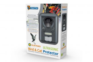 De Superfish Bird & Cat Protector is een ultrasone vijverbeschermer met bewegingssensor. De sensor detecteert ongewenste bezoekers en verjaagt deze met een alarm, ultrasoon geluid en/of lichtflitsen (LED). Daarnaast is de beschermer eenvoudig te installeren
