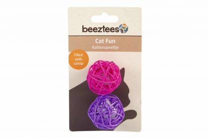 De Beeztees rotan speelballetjes zijn het perfecte speelgoed voor je kat. De bal komt inclusief catnip wat de kat nog meer aantrekt.
