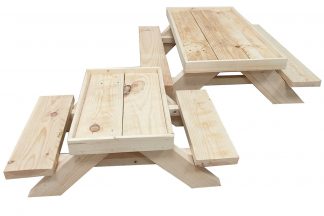 Deze Chicknic-tafel Kriel is een unieke picknick tafel speciaal gemaakt voor kippen. Voer je kippen hun favoriete traktaties op deze picknicktafel.