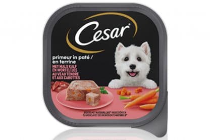 De Cesar Primeur kalf en worteltjes 300 gram is een volledige maaltijd die perfect is voor kleinere honden. Combinatie van vlees en groenten.