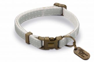 De DBL Nylon kattenhalsband Virante is een super herkenbare halsband voor je kat. De halsband is gemaakt van nylon en is verstelbaar.