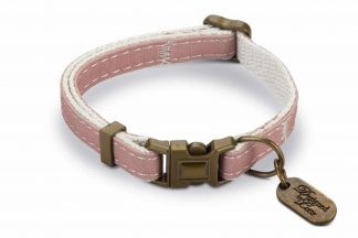 De DBL Nylon kattenhalsband Virante is een super herkenbare halsband voor je kat. De halsband is gemaakt van nylon en is verstelbaar.