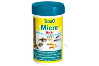 Tetra Micro Sticks zijn bijzonder geschikt als volledig voeder voor alle kleine siervissen die zich in de bovenste en middelste waterlagen voeden. Met een diameter van 1,5 tot 2,5 mm kunnen zelfs vissen met een kleine bek het voer gemakkelijk eten.