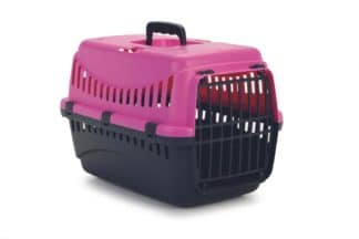 De Beeztees reismand Gypsy - Roze is de ideale transportkooi voor kleinere dieren zoals kleine hondjes, katten, cavia's en konijnen.