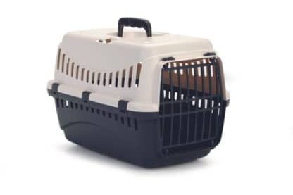 De Beeztees reismand Gypsy - Crème is de ideale transportkooi voor kleinere dieren zoals kleine hondjes, katten, cavia's en konijnen.Crème