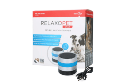 De Relaxopet Easy Dog/Cat helpt jouw huisdier ontspannen bij stressvolle situaties. De Relaxopet is namelijk speciaal ontwikkeld voor honden en katten en zendt zowel hoorbare als niet bewust waarneembare frequente (voor de dieren samengestelde) geluidsgolven uit.