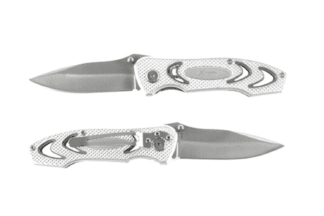 Het X-Treme Silver Liner mes is een simpel mesje met een glad lemmet en een zilverkleurig aluminium beschaling. Uitgevoerd met een draagclip op de achterzijde.