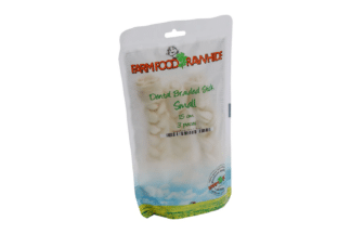 Het Farm Food Rawhide Dental Braid Stick in zakje is een stevige, harde rawhide stick die zichtbaar helpt het gebit mee te reinigen.