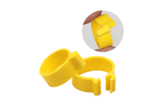 Deze Click-ring voor pluimvee 25 mm geel zijn pootringen voor pluimvee en zeer gemakkelijk te bevestigen. Bovendien hebben ze een stevige sluiting. Je pluimvee zal deze pootringen dan ook niet zelf loskrijgen.