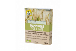 VITALstyle Itch & Oats Shampoobar is een handgemaakte en hypoallergene shampoobar speciaal bij het krabben, schuren en kale plekken van de huid van paarden en honden. De shampoobar verzorgt, verzacht, voedt en beschermt de huid.