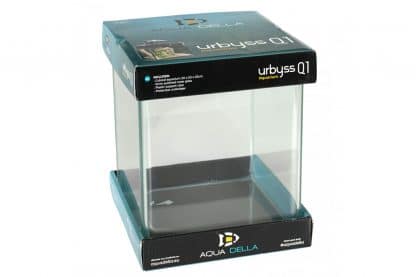 De Aqua Della Urbyss Q is volledig van glas en heeft een vierkante vorm.