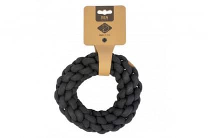 De D&D Home Concept Ben gevlochten ring is een stevig gevlochten flosring, gemaakt van 100% katoen en daarmee erg duurzaam.