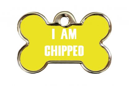 Hondenpenning I am chipped is ideaal om aan de halsband of tuig te bevestigen. Wij graveren gratis jouw gegevens op de penning.