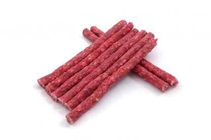 Munchy sticks zijn heerlijke snacksticks voor de hond, gemaakt van runderhuid.